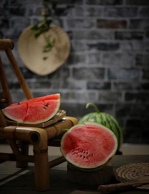 吃瓜的诗句,品味古典诗意中的瓜香人生