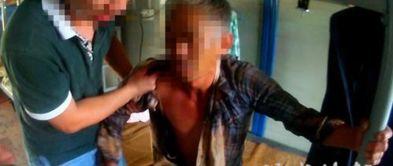 瓜哥吃瓜男的给女的拍照,捕捉甜蜜瞬间，记录爱情美好