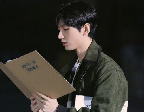 成毅综艺吃瓜,揭秘娱乐圈幕后故事